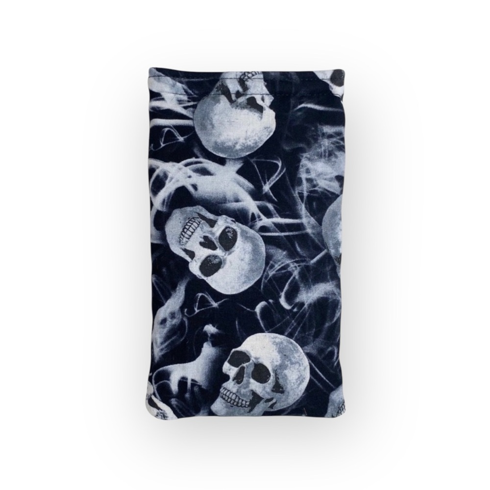 Handmade: Skull Print Sunglasses Case ☻︎ Halloween ☻︎ Quilted Velcro Closure - Picture 2 of 16